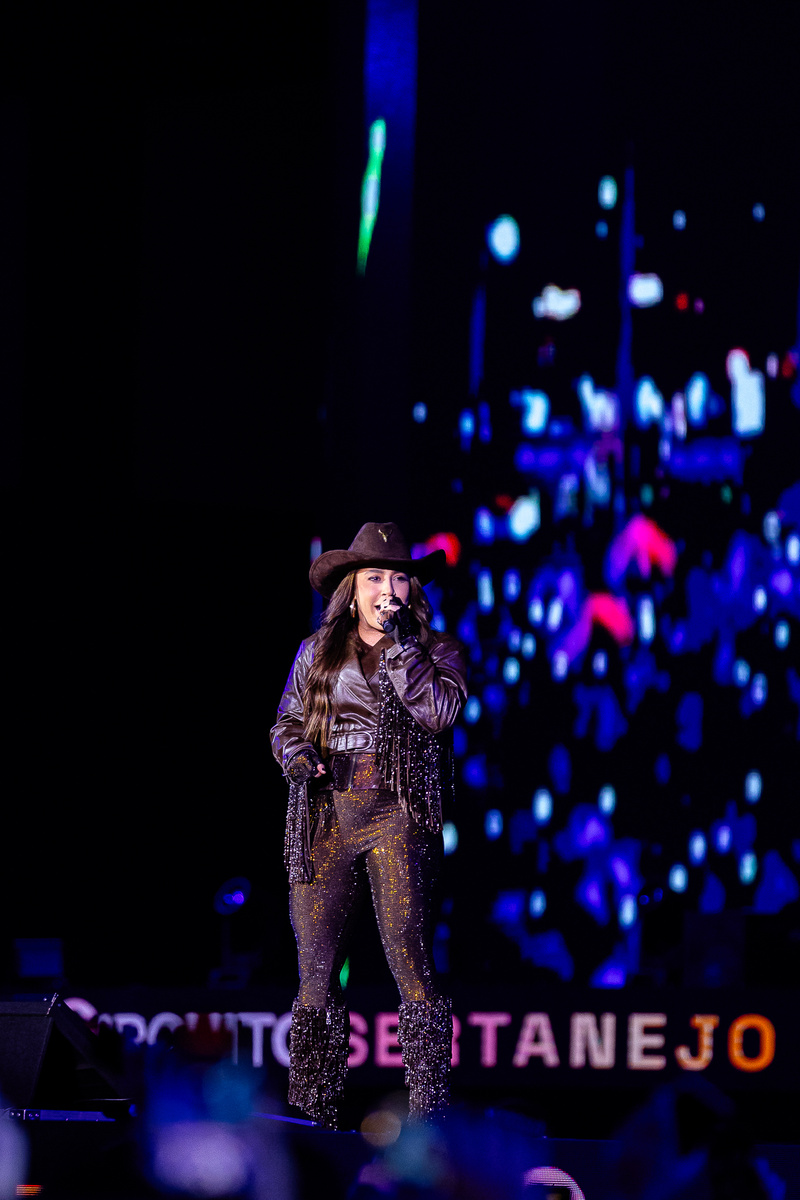 1==gMjpTOwUjM4AjOyJmLt92YuM3dl5WZ0FGZlhGdA9GdhRnbvNmO5UTNwcTO3gDO6cWZwpmL39Gb4IDNiRGZzAzN1QWOwATO2ImZ4EmZldDZ1QzYlV2YlVmRyUyYlVmRyUCMGJTJwUTO3kjN3QzNy8VL1ETLf9VLwITLfpDM Chitãozinho & Xororó, Murillo Huff, Lauana Prado e Felipe & Rodrigo agitam a primeira noite do Jaguariúna Rodeo Festival 2025