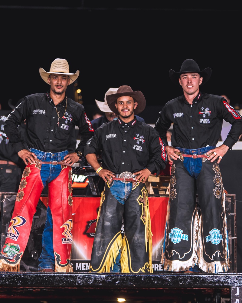 2==gMjpjZhJmN3AjOyJmLt92YuM3dl5WZ0FGZlhGdA9GdhRnbvNmO5UTNwcTO3gDO6cWZwpmL39GbjBDOhVzM2cTYlZDZwYTNmNjNyUGM3MWOlNjZlRGMiFjRyUCMiFjRyUCMGJTJwUTO3kjN3QzNy8VL1ETLf9VLwITLfpTO Chitãozinho & Xororó, Murillo Huff, Lauana Prado e Felipe & Rodrigo agitam a primeira noite do Jaguariúna Rodeo Festival 2025