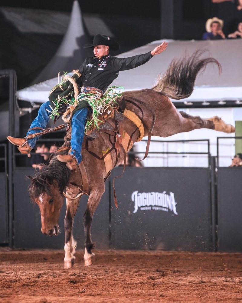 3==gMjpjZ1YWZ0QjOyJmLt92YuM3dl5WZ0FGZlhGdA9GdhRnbvNmO5UTNwcTO3gDO6cWZwpmL39GbxYmNlV2NzEmN0IDZjRTZ2MzMiRmYyYDN2UTO3QWZ4YjRyUSZ4YjRyUCMGJTJwUTO3kjN3QzNy8VL1ETLf9VLwITLfpzN Chitãozinho & Xororó, Murillo Huff, Lauana Prado e Felipe & Rodrigo agitam a primeira noite do Jaguariúna Rodeo Festival 2025